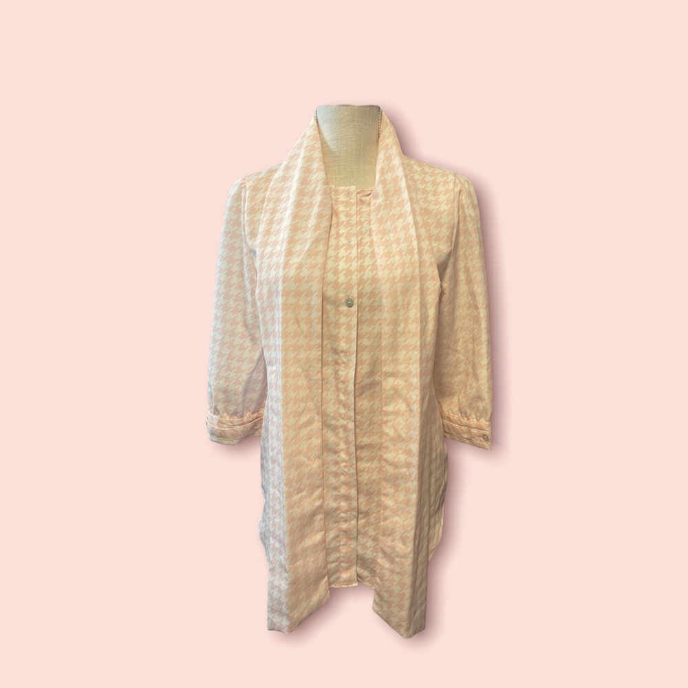 Kardashian Kollection size S beige bow tie
3/4 sleeves lace blouse.